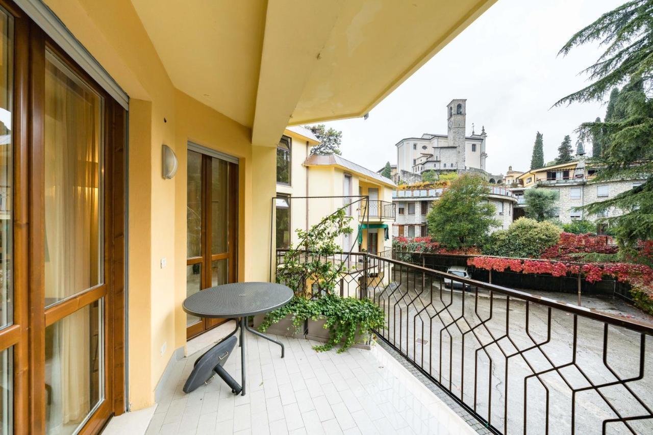Ferienwohnung Residenza Al Vittoriale - By Host4U Gardone Riviera Exterior foto